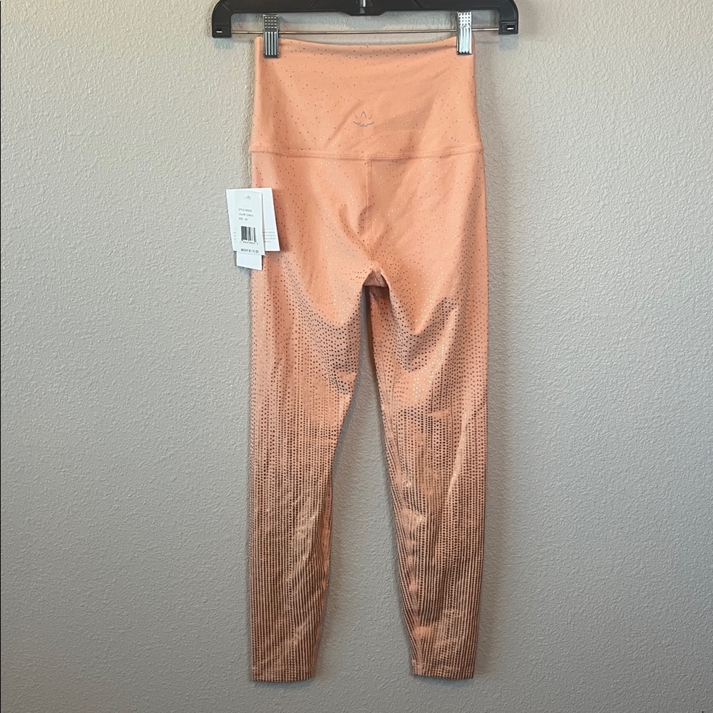 Beyond Yoga Shine Leggings Pink/Gold Print Size XS NWT - Picture 3 of 9
